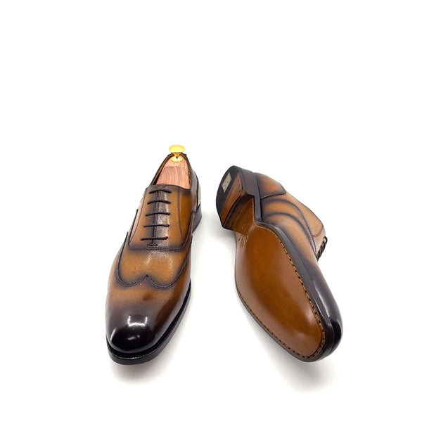 Ugo Vasare Leather Wingtip Oxford - Caramel
