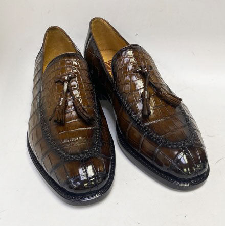 Ugo Vasare Alligator Tasseled Loafer - Brown