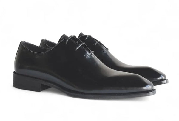 Carrucci Wholecut Calfskin Oxford - Black
