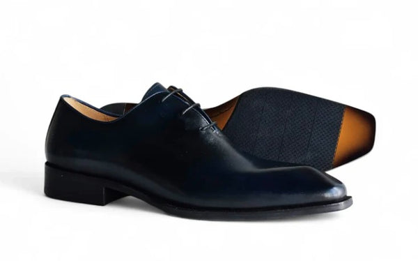Carrucci Wholecut Calfskin Oxford - Black