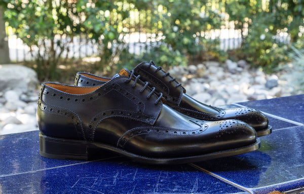 Ugo Vasare Calfskin Wingtip Oxford - Black