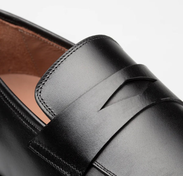 Mezlan Avenue Loafer - Black