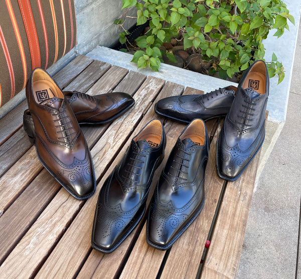 Ugo Vasare Calfskin Wingtip Oxford - Black