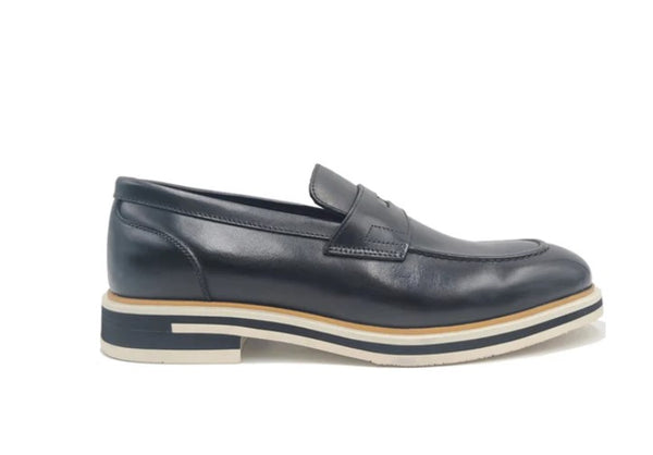 Carrucci Calfskin Penny Loafer - Black