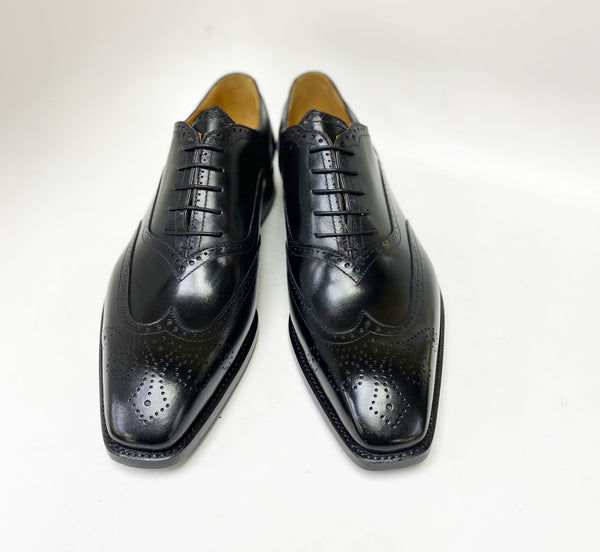 Ugo Vasare Calfskin Wingtip Oxford - Black